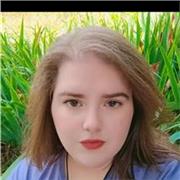 Profesora de inglés titulada, con experiencia y enfoque práctico. Clases dinámicas y adaptadas a tus necesidades para mejorar.